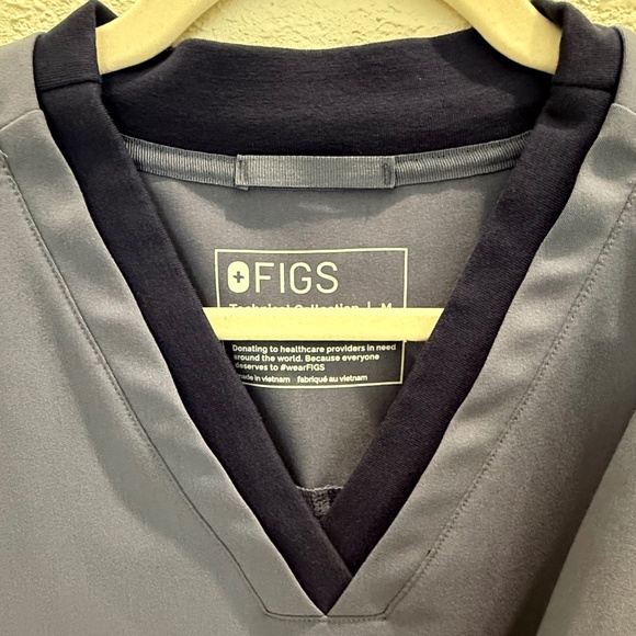 FIGS Scrub Top *SET* Blue Tops (Size M) - Picture 4 of 7